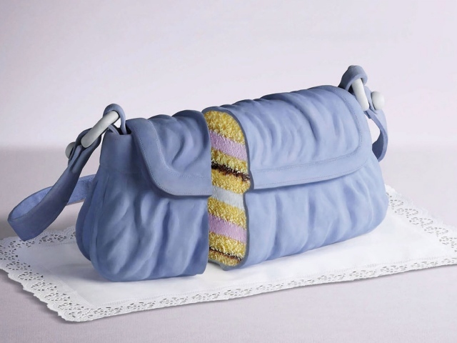 Необычный торт в виде женской  сумочки