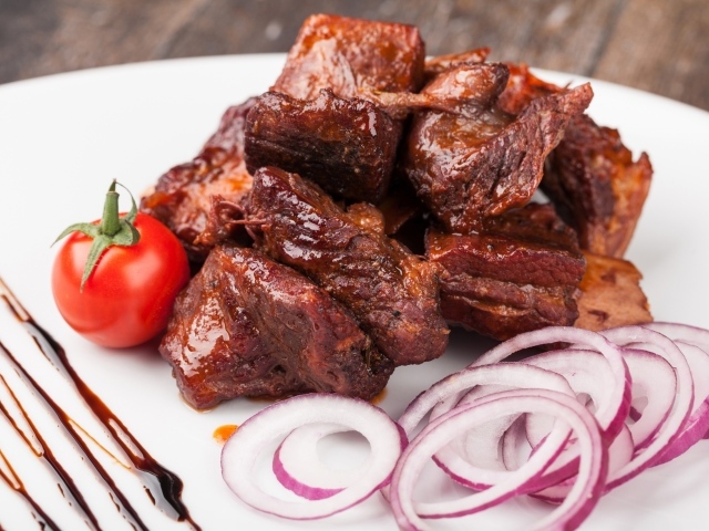 Шашлык из свинины с красным луком 