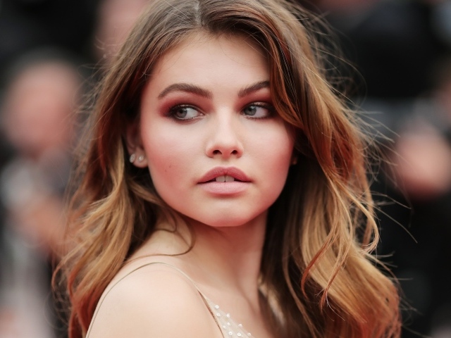 Молодая девушка фотомодель Тилан Блондо