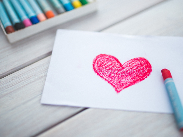 Нарисованное красное сердце