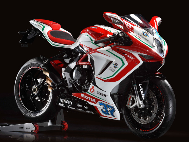 Мотоцикл Agusta F3 800 RC, 2017 на черном фоне