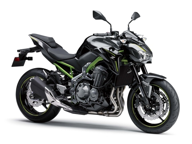Мотоцикл  Kawasaki Z900 ABS, 2017 на белом фоне 