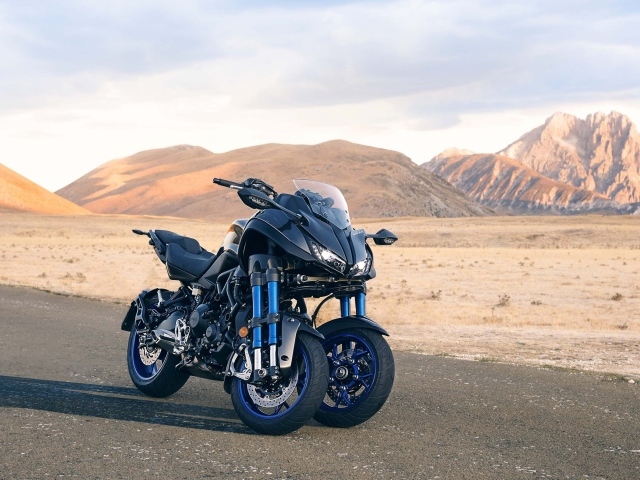 Гоночный мотоцикл Yamaha Niken, 2018