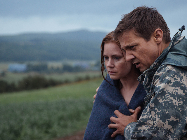 Актеры Эми Адамс и Джереми Реннер фильм Прибытие  