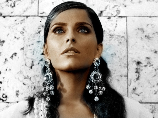 Канадская певица Нелли Фуртадо