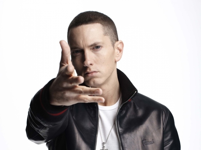 Популярный певец рэпер Эминем фото на белом фоне