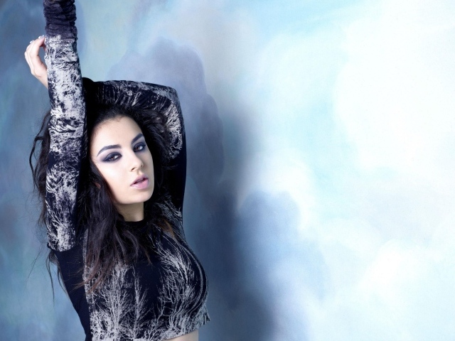 Молодая британская певица Charli XCX