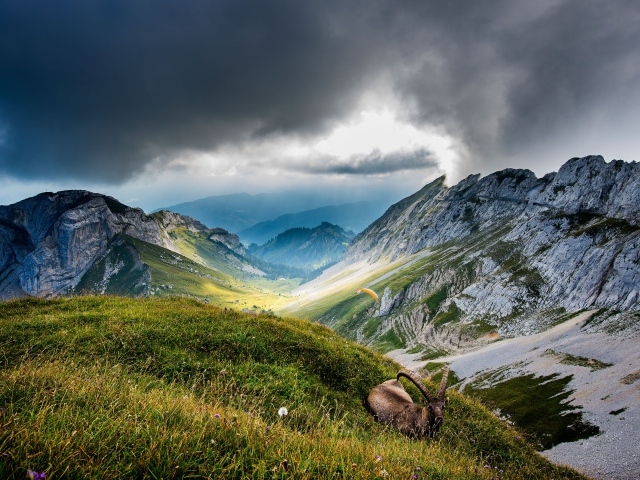 Грозовые облака над горой Пилатус, Швейцария