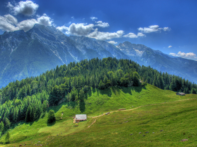 Белые облака над вершинами гор, Германия