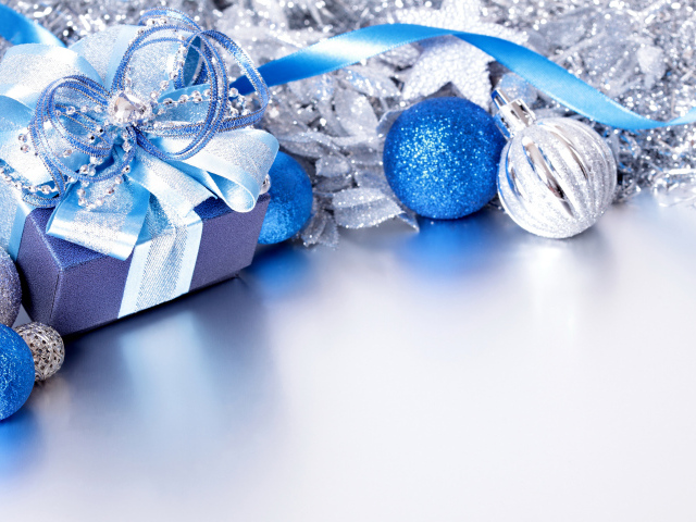 Елочные игрушки с подарком, Шаблон поздравительной открытки