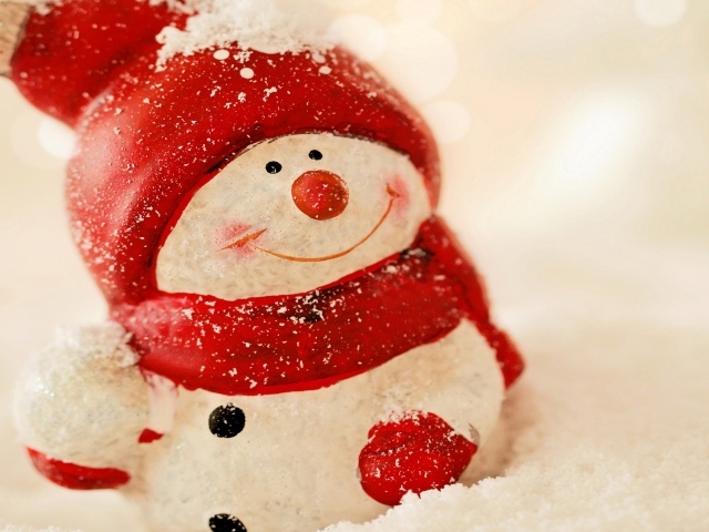 Игрушка снеговик в красной шапке на новый год 2018