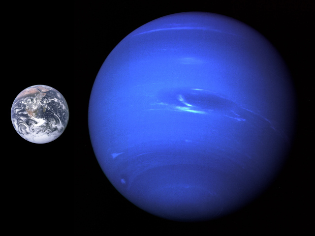 Большая планета Нептун в сравнении с землей 