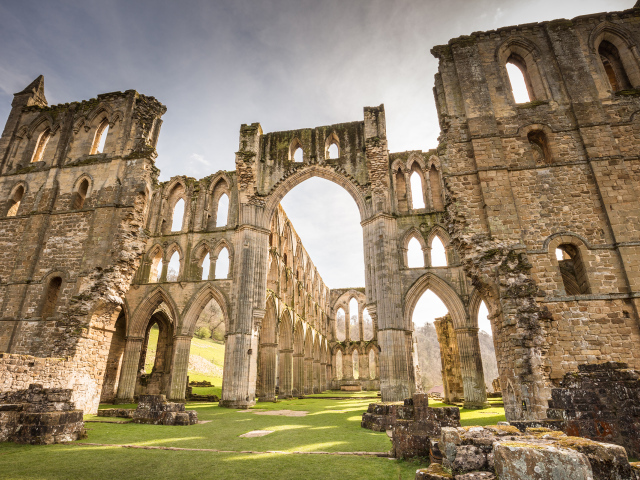 Руины монастыря Ривол Абби, Великобритания  