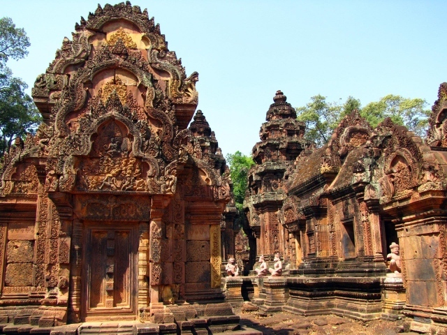 Стены древнего храма Бантей Срей, Камбоджа 