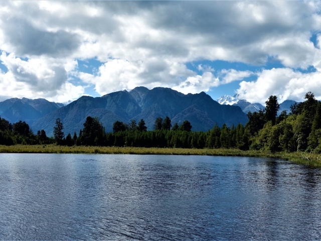 Живописное озеро Мэтисон, Новая Зеландия 