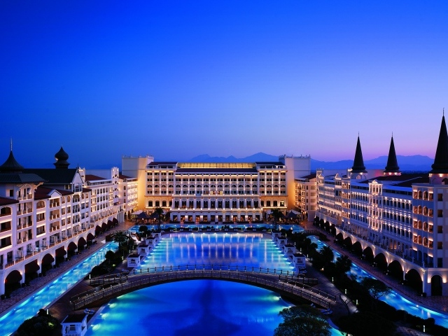 Бассейн у гостиницы  Mardan Palace, Турция