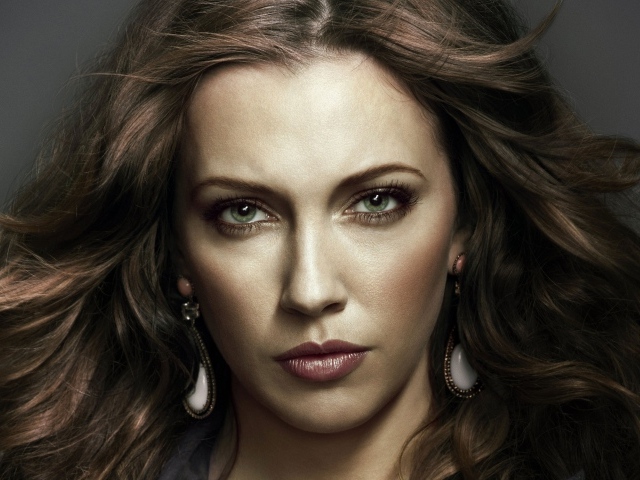 Эффектная актриса Кэти Кэссиди с красивыми украшениями