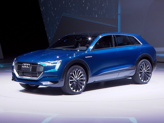 Электрокроссовер Audi Q6 E-tron модель 2018 года 