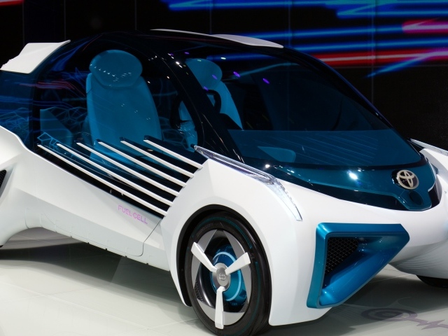 Необычный электромобиль Toyota FCV Plus