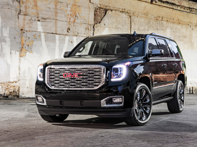 Большой внедорожник GMC Yukon Denali Ultimate Black, 2018