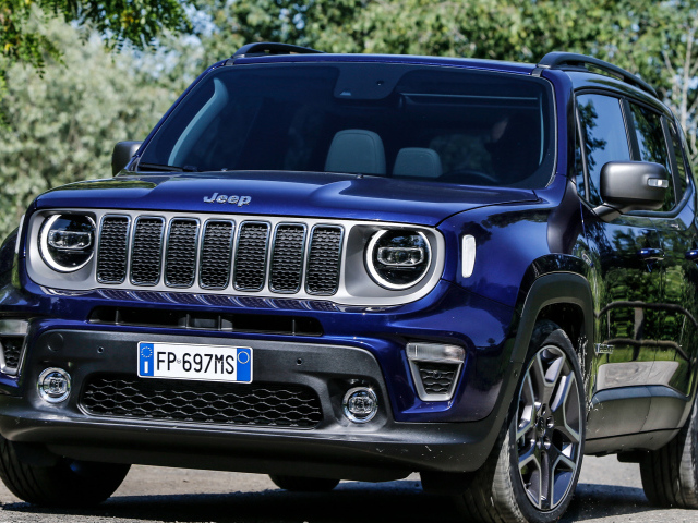 Черный Jeep Renegade Limited 2018
