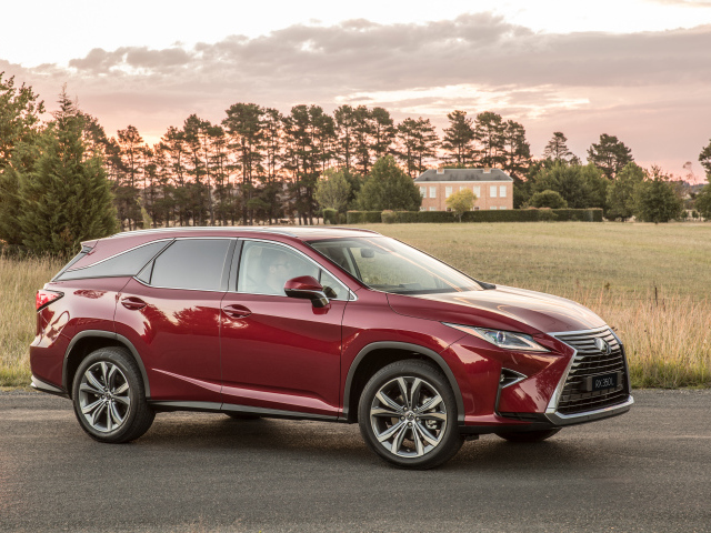 Бордовый японский автомобиль Lexus RX 350L, 2018 года