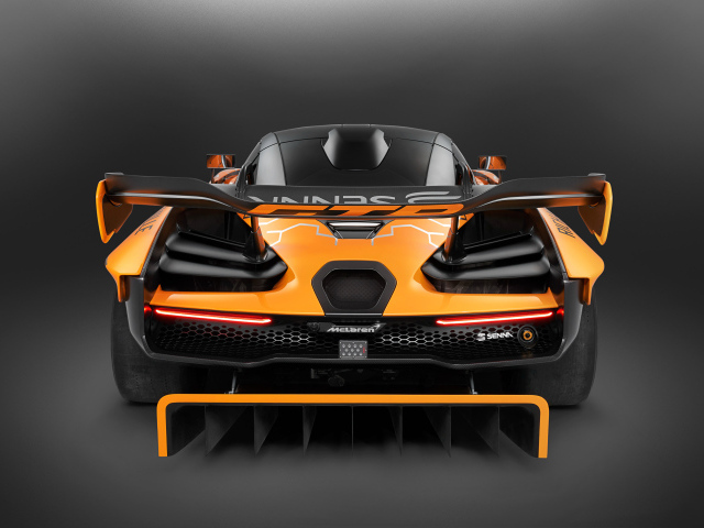 Гоночный автомобиль McLaren Senna GTR Concept 2018 года, вид сзади