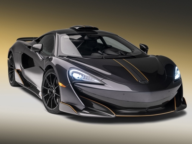 Серебристый спорткар McLaren 600LT, 2019