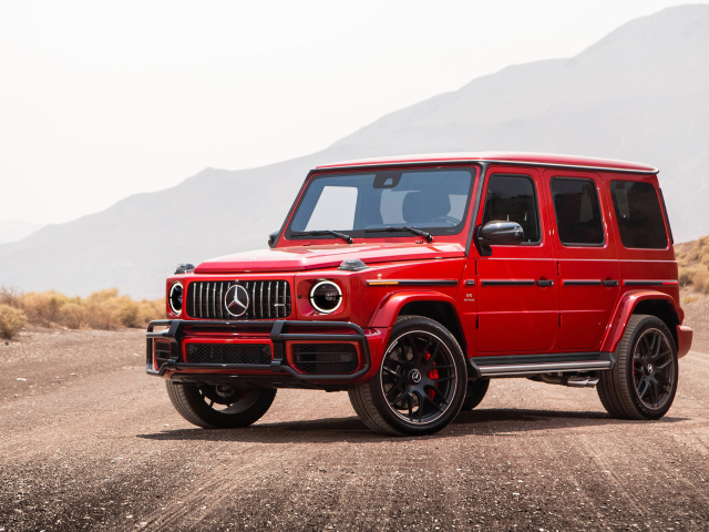 Красный внедорожник Mercedes-Benz G63 AMG 2018