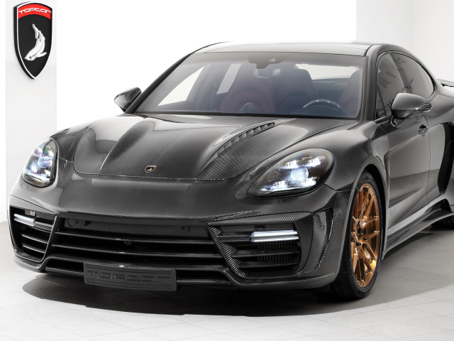 Черный автомобиль  Porsche Panamera Stingray GTR Carbon, 2018