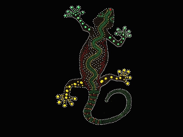 Блестящий геккон на черном фоне