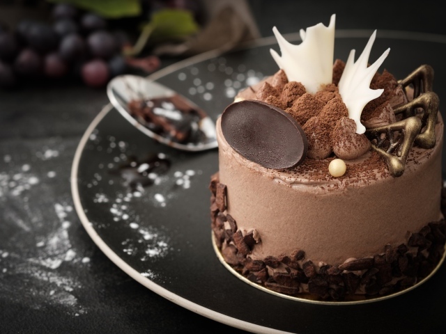 Аппетитный торт с шоколадом