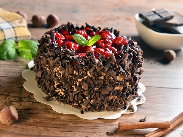 Аппетитный торт с шоколадной крошкой и джемом