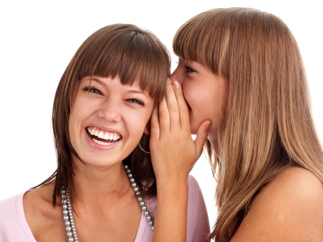 Две веселые подруги рассказывают секреты