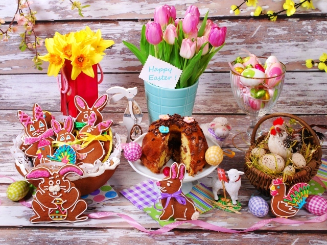 Вкусные праздничные угощения и живые цветы на праздник Пасха