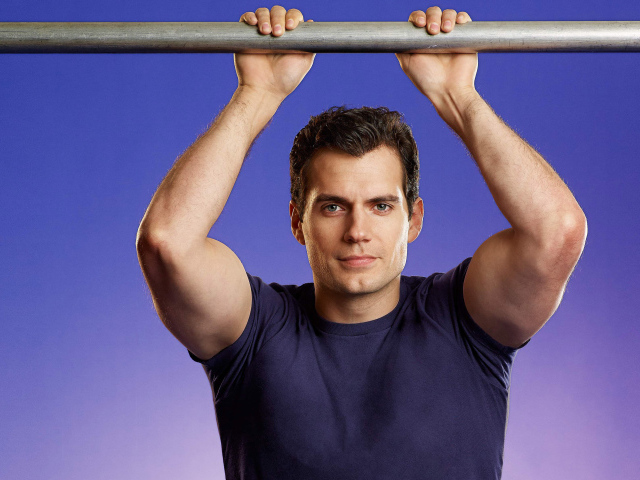 Красивый спортивный актер Генри Кавилл