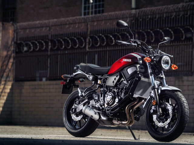 Большой мотоцикл  Yamaha XSR700, 2018