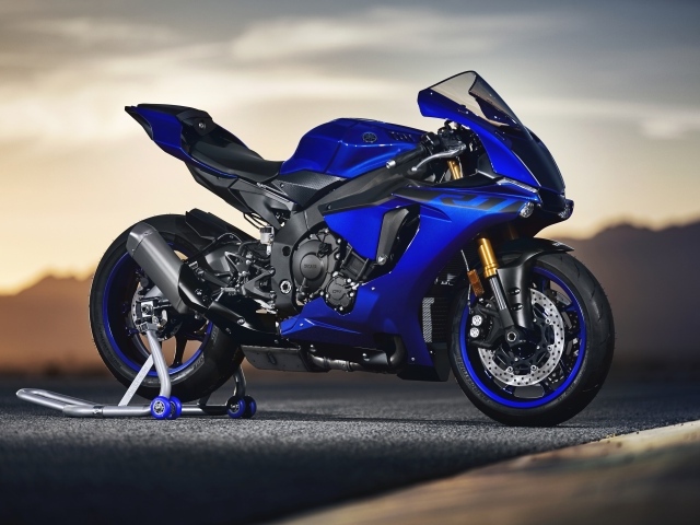 Синий мотоцикл Yamaha YZF-R1, 2018