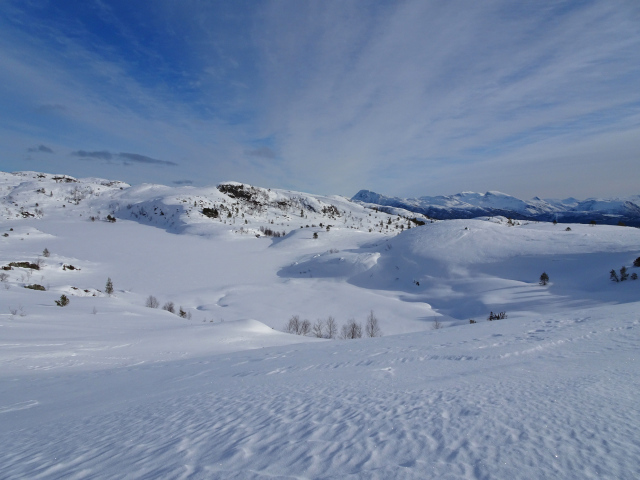 Заснеженные склоны под зимним небом, Норвегия