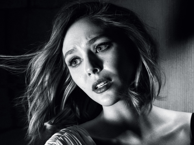 Актриса Элизабет Олсен черно белое фото