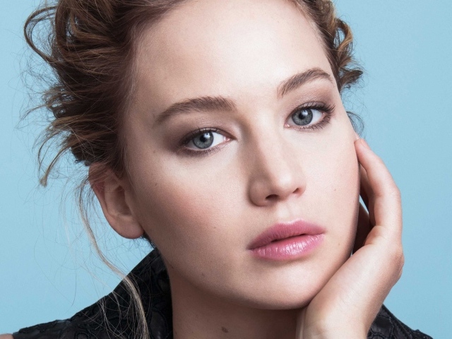 Голубоглазая нежная девушка, актриса Дженнифер Лоуренс