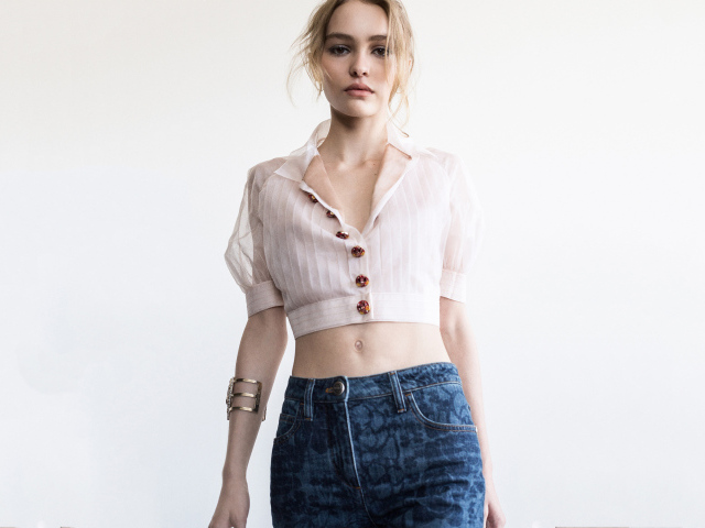 Молодая актриса Лили-Роуз  Депп