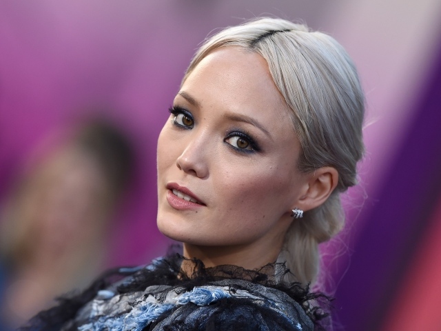 Молодая девушка французская актриса Пом Клементьефф