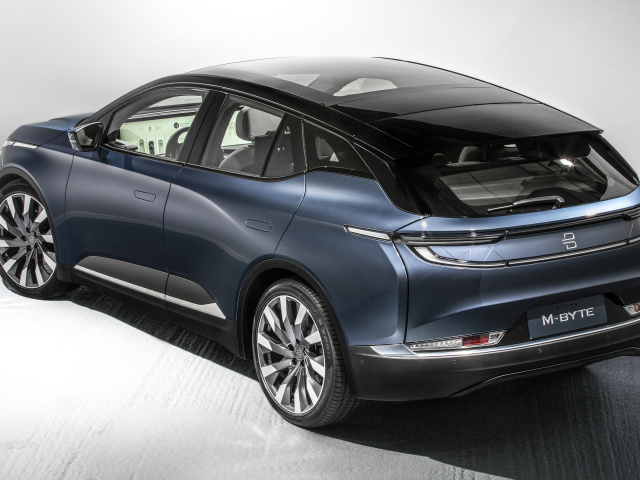 Автомобиль BYTON M-Byte 2020 года вид сзади