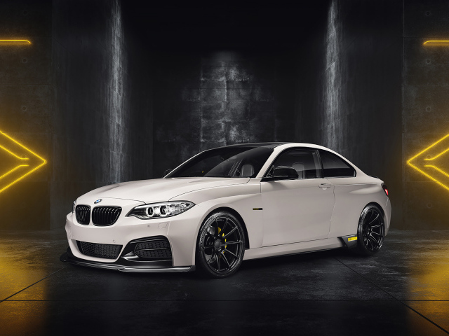 Белый автомобиль BMW ICON03, 2019 года