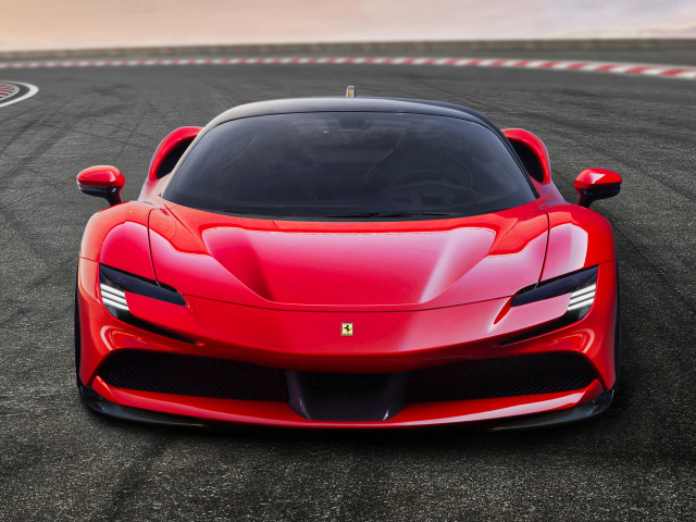 Красный спортивный автомобиль Ferrari SF90 Stradale, 2019 года
