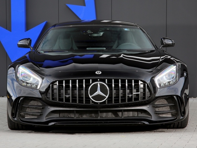 Черный мерседес GT R RS830+ 2019 года вид спереди