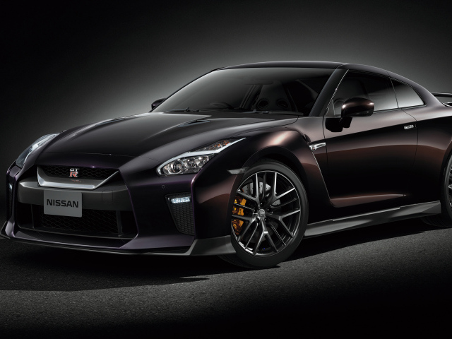 Автомобиль Nissan GT-R Naomi Osaka 2019 на сером фоне