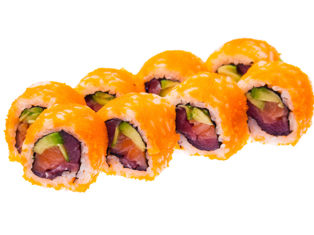 Роллы с красной икрой на белом фоне 