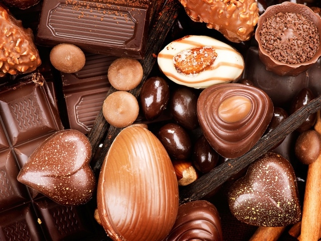 Аппетитные шоколадные сладости крупным планом